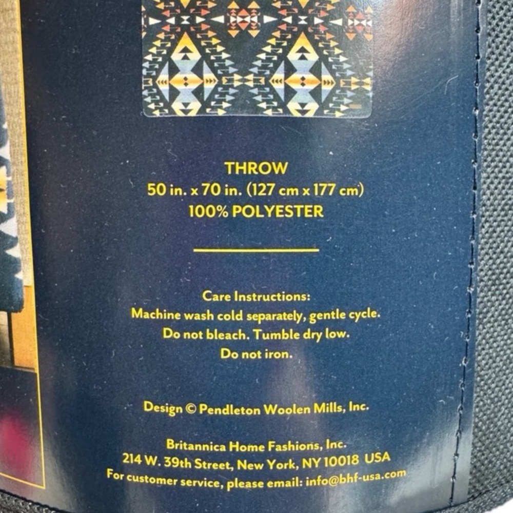 New Pendleton Aztec Blanket - Picture 4 of 4